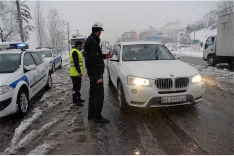 پلیس راه قزوین نسبت به لغزنده بودن جاده‌ها هشدار داد