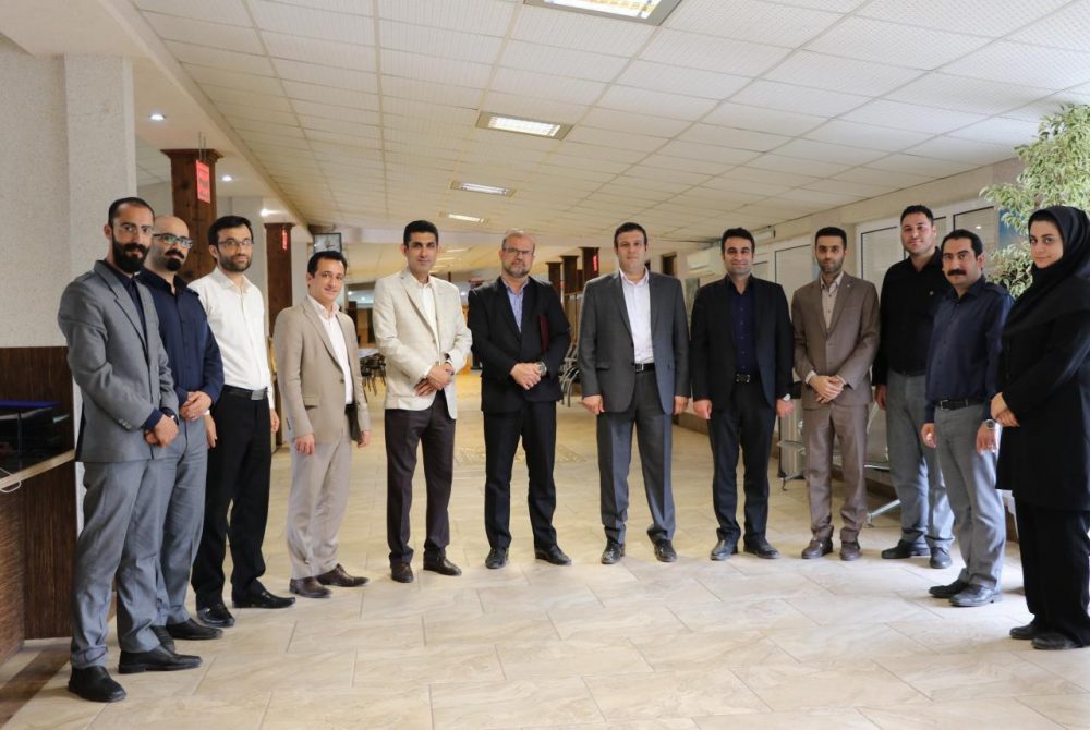 مدیریت شهری لاهیجان با حضور در اداره ارتباطات شهرداری از کارکنان این مجموعه تقدیر کردند.