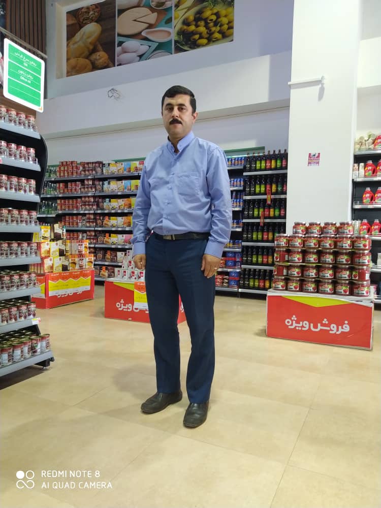 مدیر فروشگاه رفاه سیب لاهیجان به عنوان واحد صنفی توزیعی خدماتی برتر شهرستان انتخاب و تجلیل شد.