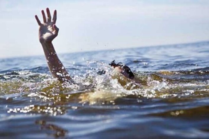 دو جوان دیروز در ساحل چمخاله لنگرود غرق شدند.