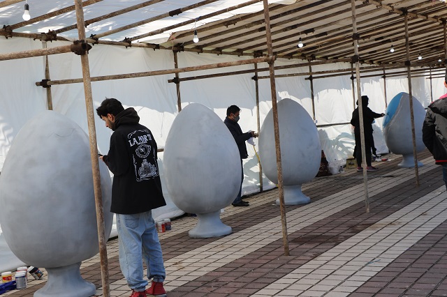 نخستین جشنواره تخم مرغ های رنگی در لاهیجان آغاز بکار کرد