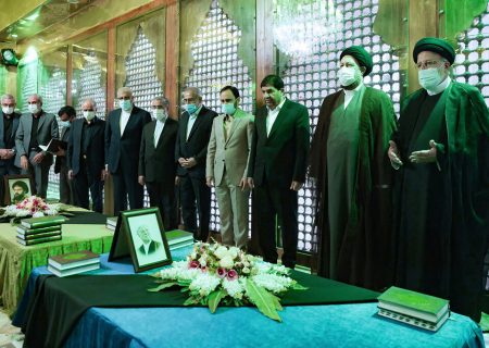 رئیسی و اعضای هیات دولت بر سر مزار هاشمی رفسنجانی