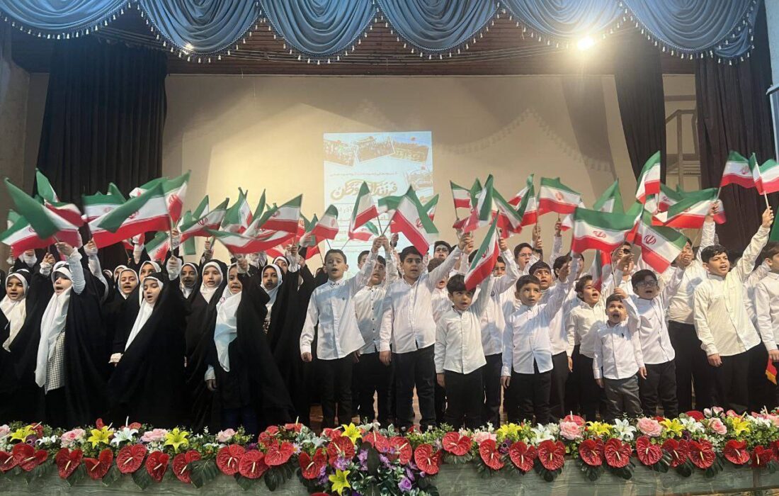 مراسم رونمایی از نماهنگ جدید گروه ضحی با نام فرزندان وطن در لاهیجان