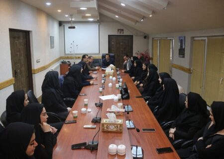 به مناسبت روز زن ، شهردار لاهیجان از بانوان شاغل در شهرداری تجلیل کرد
