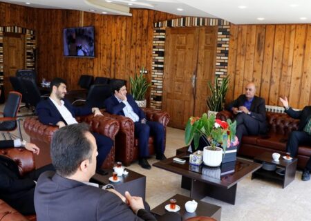 دیدار اعضای شورای شهر با شهردار و کارکنان شهرداری لاهیجان