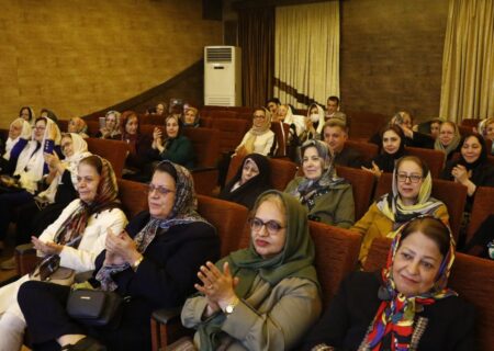 مراسم جشن روز پرستار در سالن همایش شهرداری لاهیجان برگزار شد