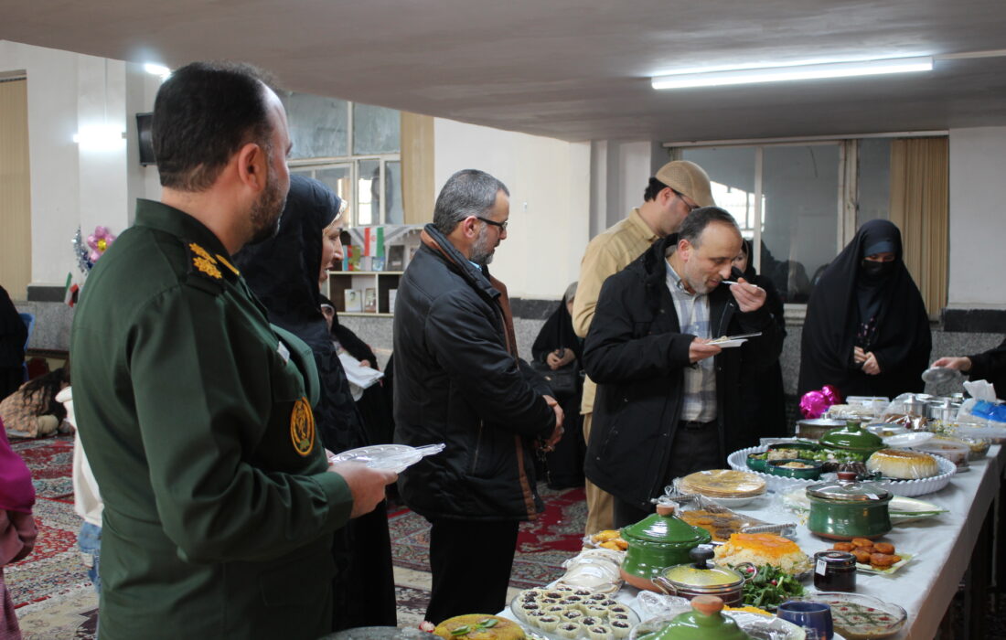 جشنواره غذای محلی به مناسبت دهه فجر در آستانه اشرفیه روستای ششکل برگزار شد.