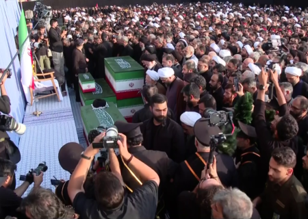 قم، یکپارچه در سوگ و حماسه؛ بدرقه باشکوه امام مجاهد