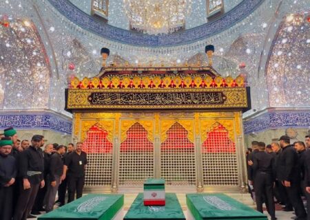 تشییع پیکر رهبر شهید انقلاب در نجف اشرف