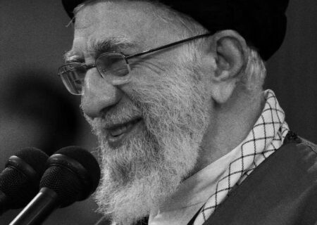 پیکر مطهر رهبر شهید انقلاب در حرم مطهر رضوی آرام گرفت