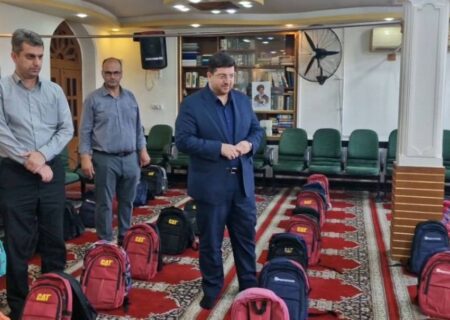توزیع ۴۰۰ بسته مهر تحصیلی میان دانش‌آموزان کم‌برخوردار لاهیجان و سیاهکل